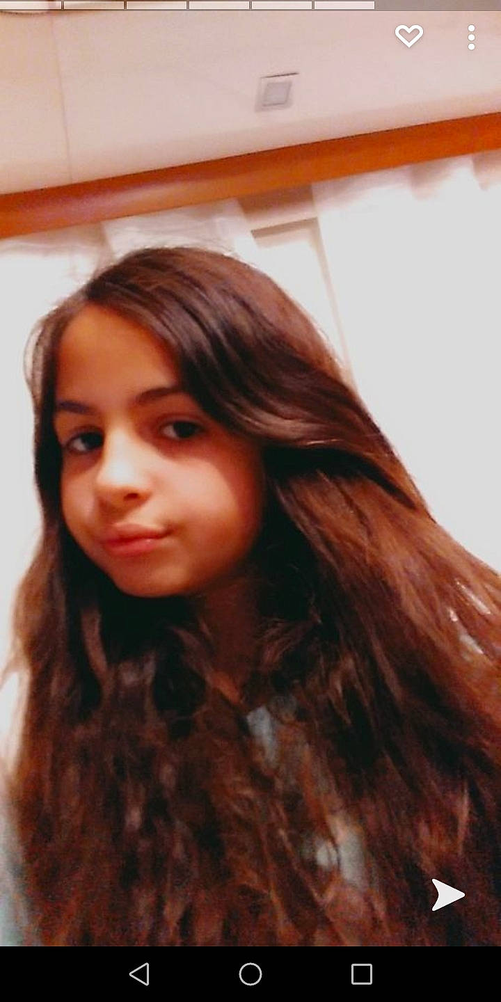 Leighton participe au concours pour gagner de l'argent avec cette photo : bangs, black_hair, brown, brown_hair, cheek, eyebrow, eyelash, feathered_hair, flash_photography, forehead, jaw, layered_hair, lip, liver, long_hair, neck, nose, person, step_cutting, surfer_hair