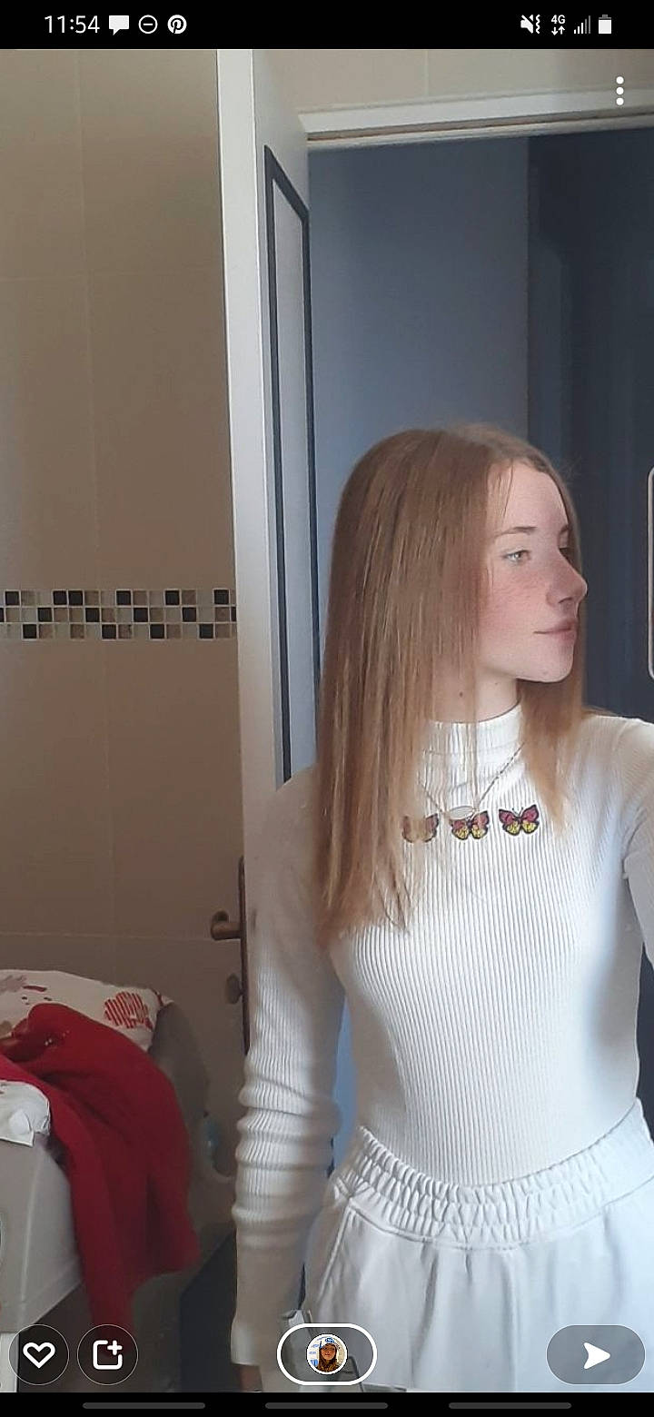 Lisa a rejoint le concours — aidez-le/la à gagner de superbes lots ! bangs, black_hair, brown_hair, chest, dress_shirt, eyelash, eyewear, fashion_design, hime_cut, jewellery, layered_hair, neck, person, shoulder, sleeve, step_cutting, street_fashion, t_shirt, trunk, waist