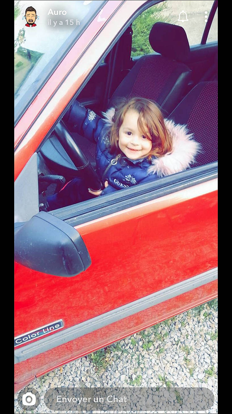 Laïya a rejoint le concours — aidez-le/la à gagner de superbes lots ! automotive_exterior, car, family_car, joy, person, photography, smile, snapshot, vehicle, vehicle_door