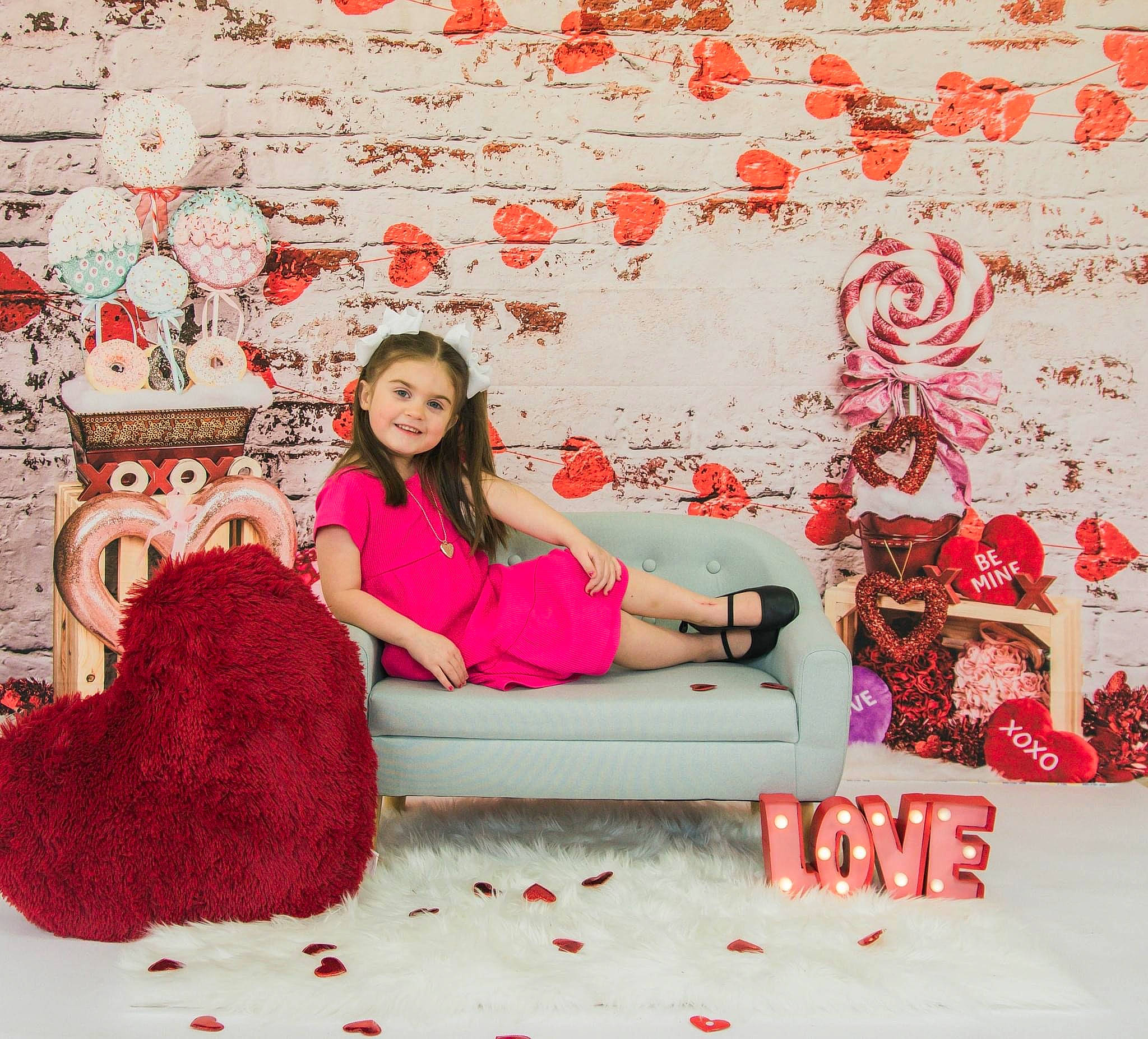 Jordan joined the competition — help win amazing prizes! beauty, carmine, comfort, event, font, happy, human_leg, joy, leisure, magenta, pattern, peach, person, pink, plant, red, room, rose, sitting, smile