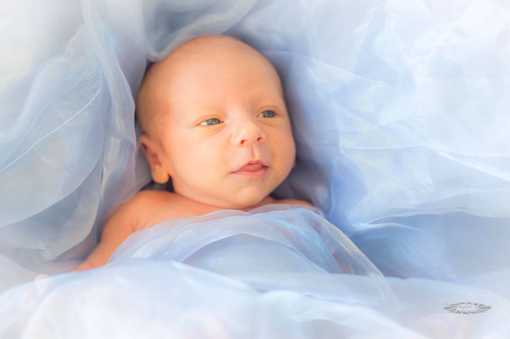 Daryl a rejoint le concours — aidez-le/la à gagner de superbes lots ! baby, bed, cheek, child, eye, face, head, iris, lip, mouth, nose, person, photograph, photography, pink, product, skin, smile, textile, toddler