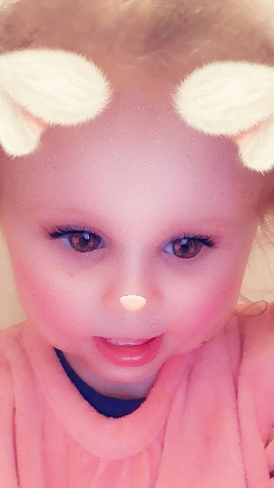 Zoélya participe au concours pour gagner de l'argent avec cette photo : brown_hair, cheek, child, chin, close_up, doll, ear, eyebrow, eyelash, face, forehead, girl, head, human_hair_color, iris, lip, mouth, nose, person, pink