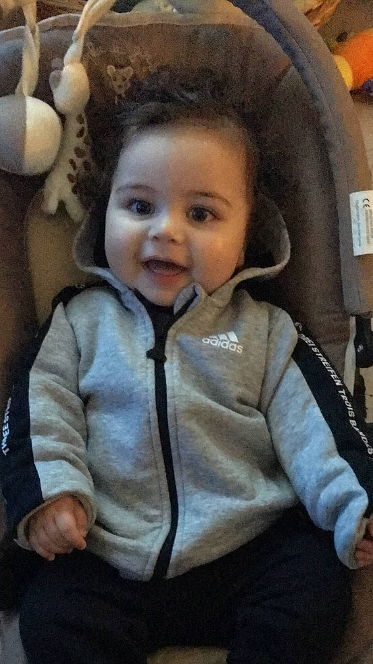 Justin a rejoint le concours — aidez-le/la à gagner de superbes lots ! baby, cheek, child, ear, face, nose, person, product, skin, smile, toddler