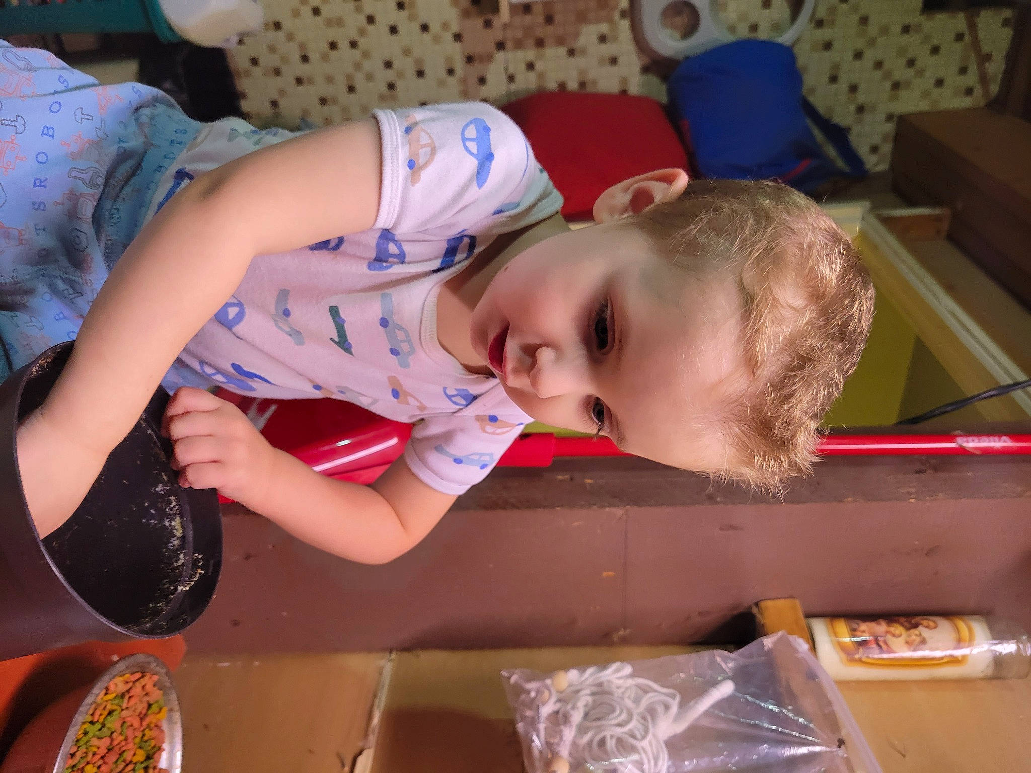 Abel a rejoint le concours — aidez-le/la à gagner de superbes lots ! baby_toddler_clothing, child, fun, happy, mouth, nail, pattern, person, play, room, thigh, toddler