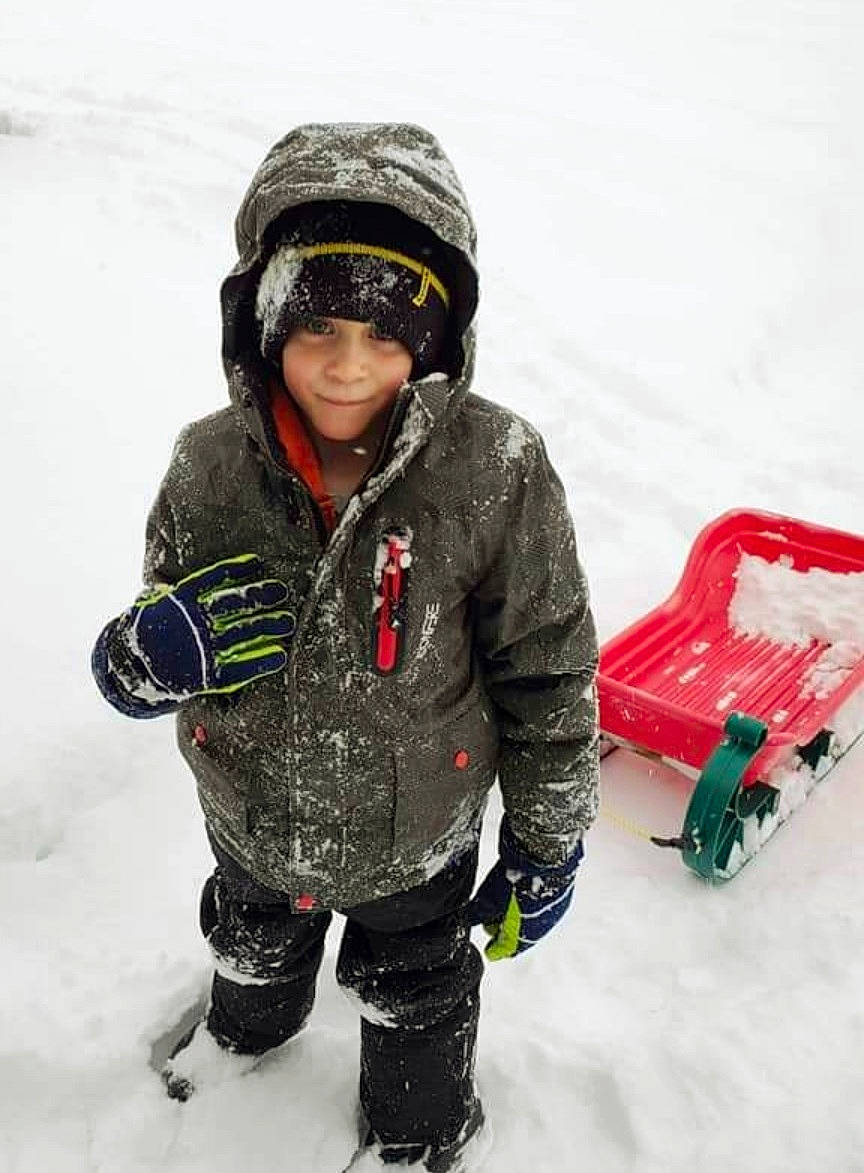 Hayden participe au concours pour gagner de l'argent avec cette photo : cap, freezing, fun, geological_phenomenon, glove, goggles, headwear, hood, ice_cap, jacket, joy, outdoor_recreation, outdoor_shoe, outerwear, person, personal_protective_equipment, recreation, sleeve, slope, snow