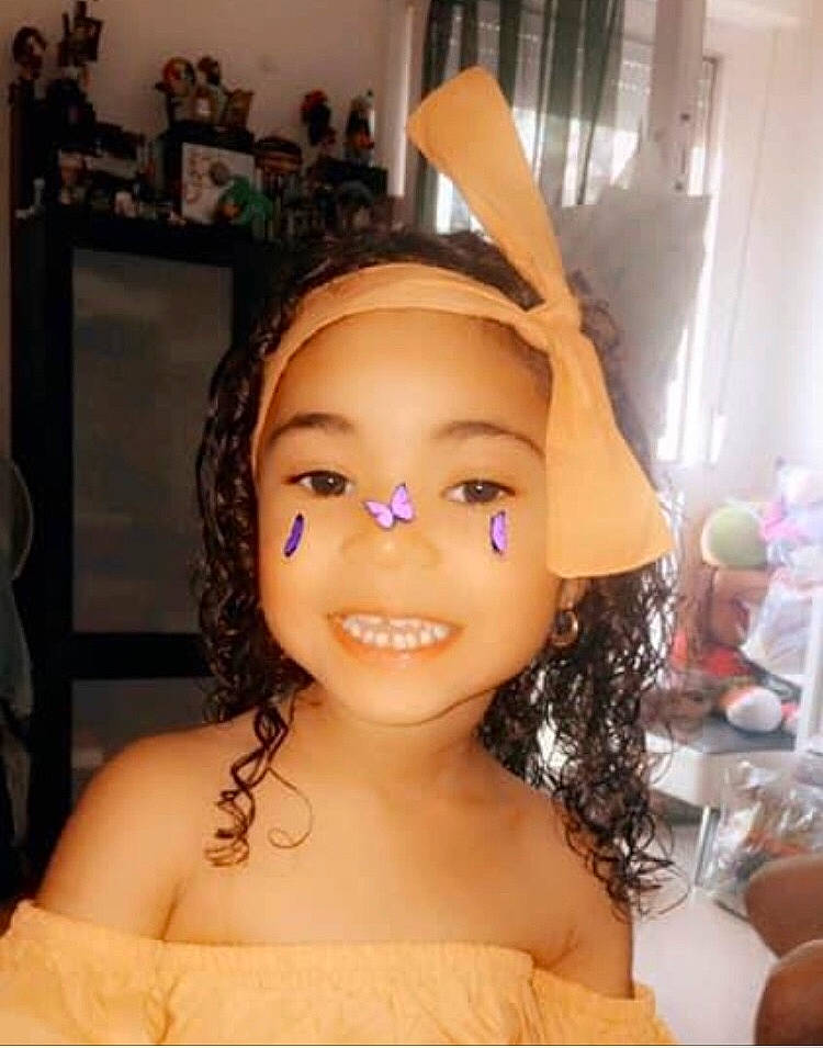 Louna a rejoint le concours — aidez-le/la à gagner de superbes lots ! black_hair, cheek, doll, ear, eye, eyebrow, eyelash, forehead, hairstyle, happy, headwear, iris, jaw, joy, lip, lipstick, makeover, neck, nose, person