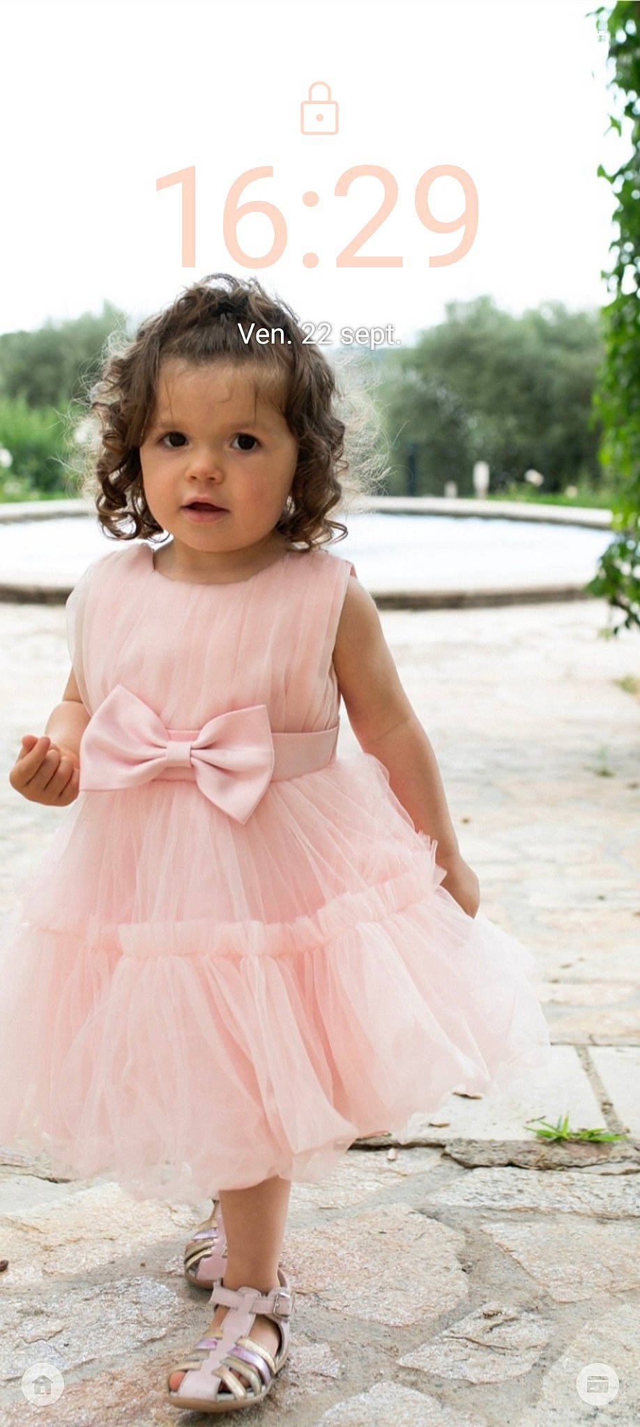 Anna participe au concours pour gagner de l'argent avec cette photo : baby_toddler_clothing, child, day_dress, dress, embellishment, grass, hairstyle, happy, magenta, neck, one_piece_garment, pattern, person, pink, plant, shoulder, skin, sleeve, smile, toddler