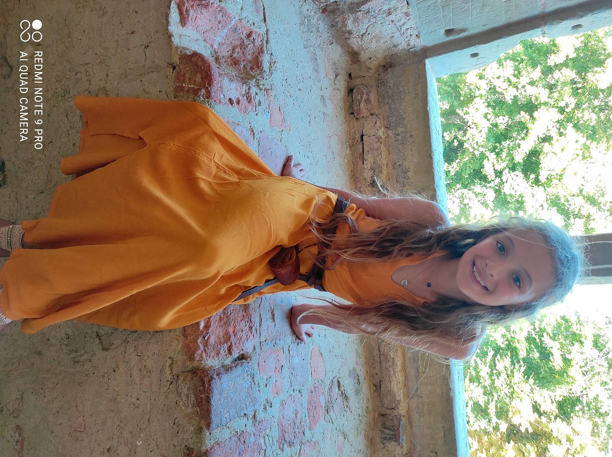 Elyssia participe au concours pour gagner de l'argent avec cette photo : dress, fashion_accessory, fawn, fun, happy, human_leg, joy, landscape, leisure, peach, people_in_nature, person, shadow, sky, smile, tints_and_shades, tree, visual_arts, waist, window