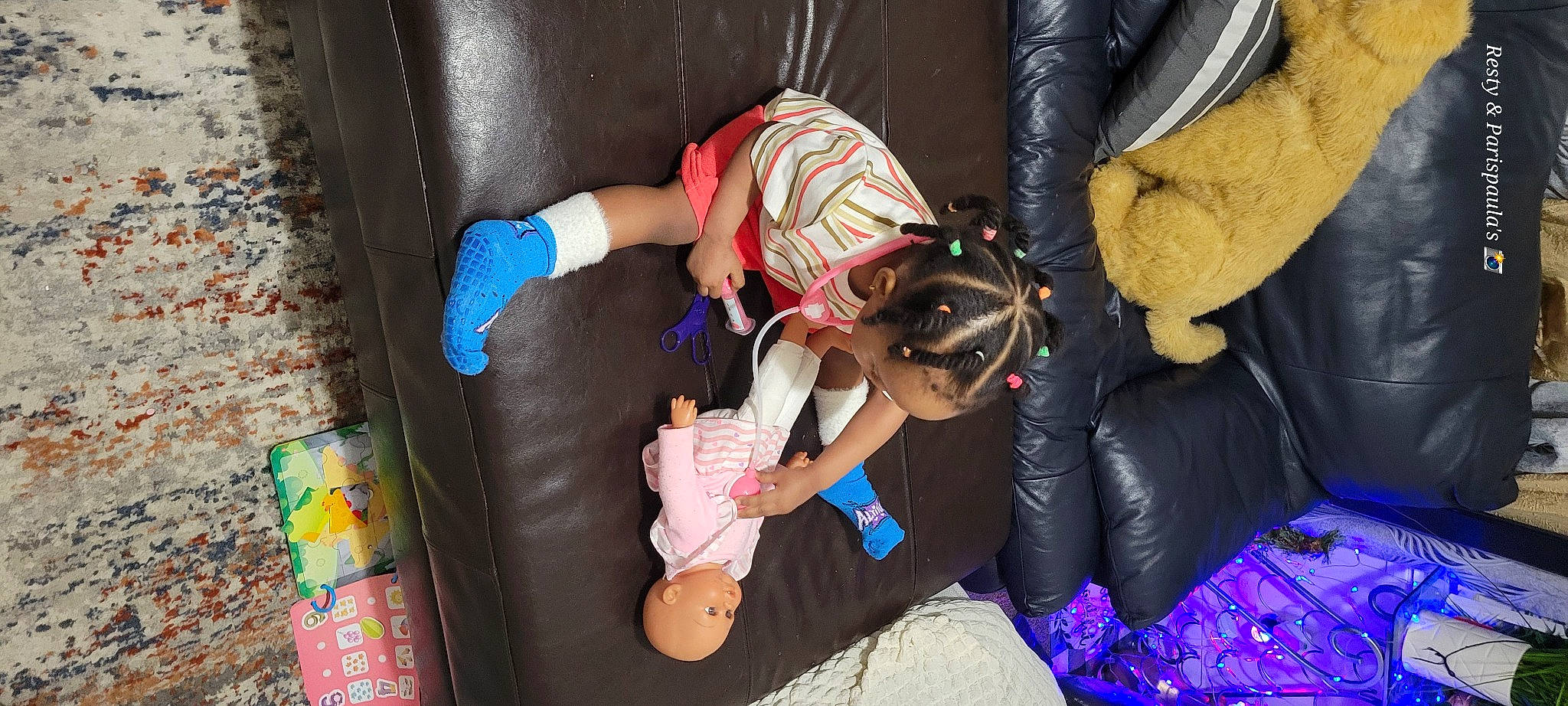 Parispaula is registered to the contest to win money with this photo: adventure, baby_products, child, comfort, electric_blue, event, fun, hand, human_leg, knee, lap, leg, leisure, nail, person, recreation, sitting, sneakers, textile, thigh