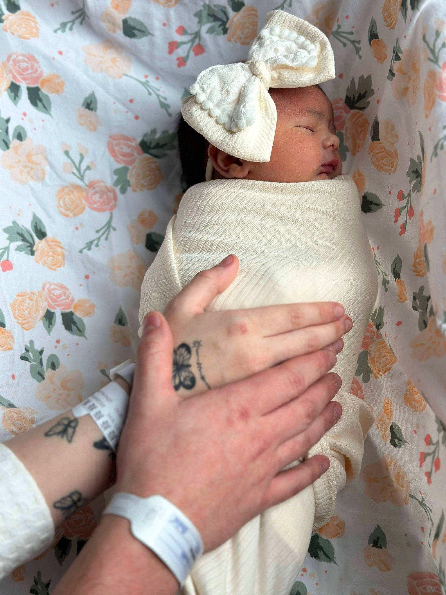 Octavia is registered to the contest to win money with this photo: baby, baby_sleeping, baby_toddler_clothing, cap, comfort, elbow, finger, gesture, hat, human_leg, linens, nail, pattern, person, skin, sleeve, thigh, thumb, toddler, trunk