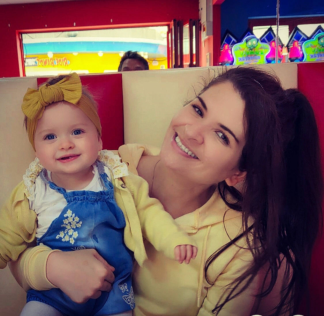 Madeleine is registered to the contest to win money with this photo: baby_toddler_clothing, cool, ear, electronic_device, event, eye, eyebrow, facial_expression, fashion, friendship, fun, gesture, happy, headwear, iris, joy, mouth, person, picture_frame, skin