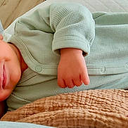Matisse participe au concours pour gagner de l'argent avec cette photo : baby, sleeping, infant, pillow, blanket, cozy, cute, child, peaceful, resting, soft, bed, clothing, newborn, hand, face, indoor, portrait, relaxation, comfort