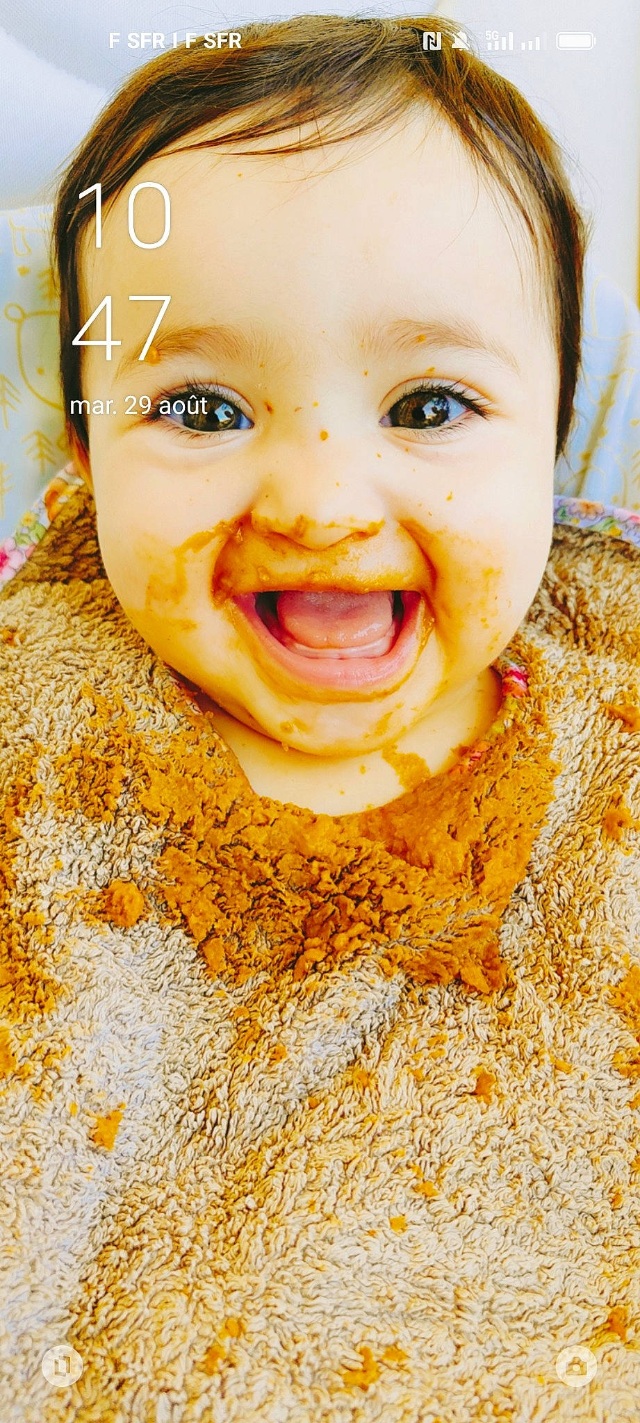 Romane participe au concours pour gagner de l'argent avec cette photo : baby, baby_laughing, blond, cheek, child, eye, eyelash, facial_expression, food_craving, fun, happy, iris, jaw, joy, lip, mouth, nose, person, skin, smile