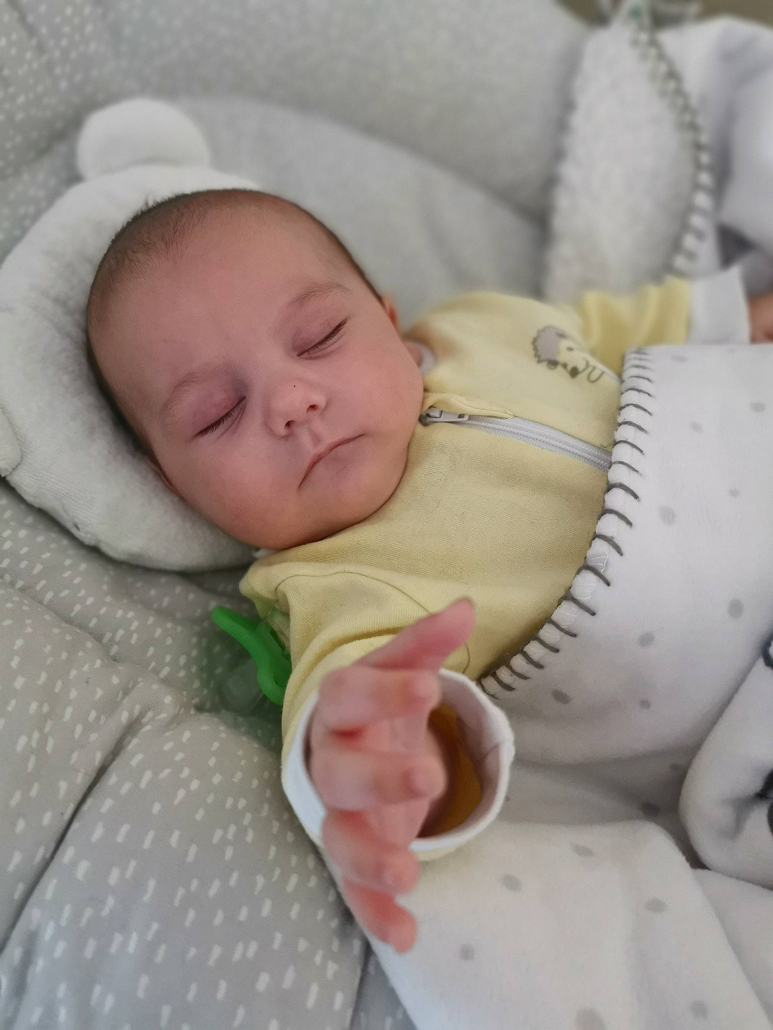 Eydan participe au concours pour gagner de l'argent avec cette photo : baby, baby_products, baby_safety, baby_sleeping, bedtime, birth, child, nap, person, skin, sleep, toddler