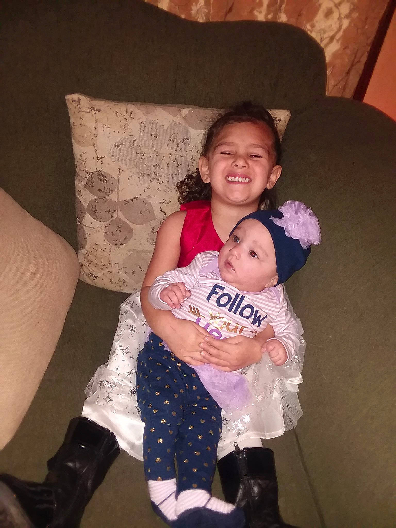 Ri'Niyah joined the competition — help win amazing prizes! abdomen, child, daughter, day, fun, girl, happiness, infant, iris, joy, lap, mother, people, person, pink, product, purple, skin, smile, textile