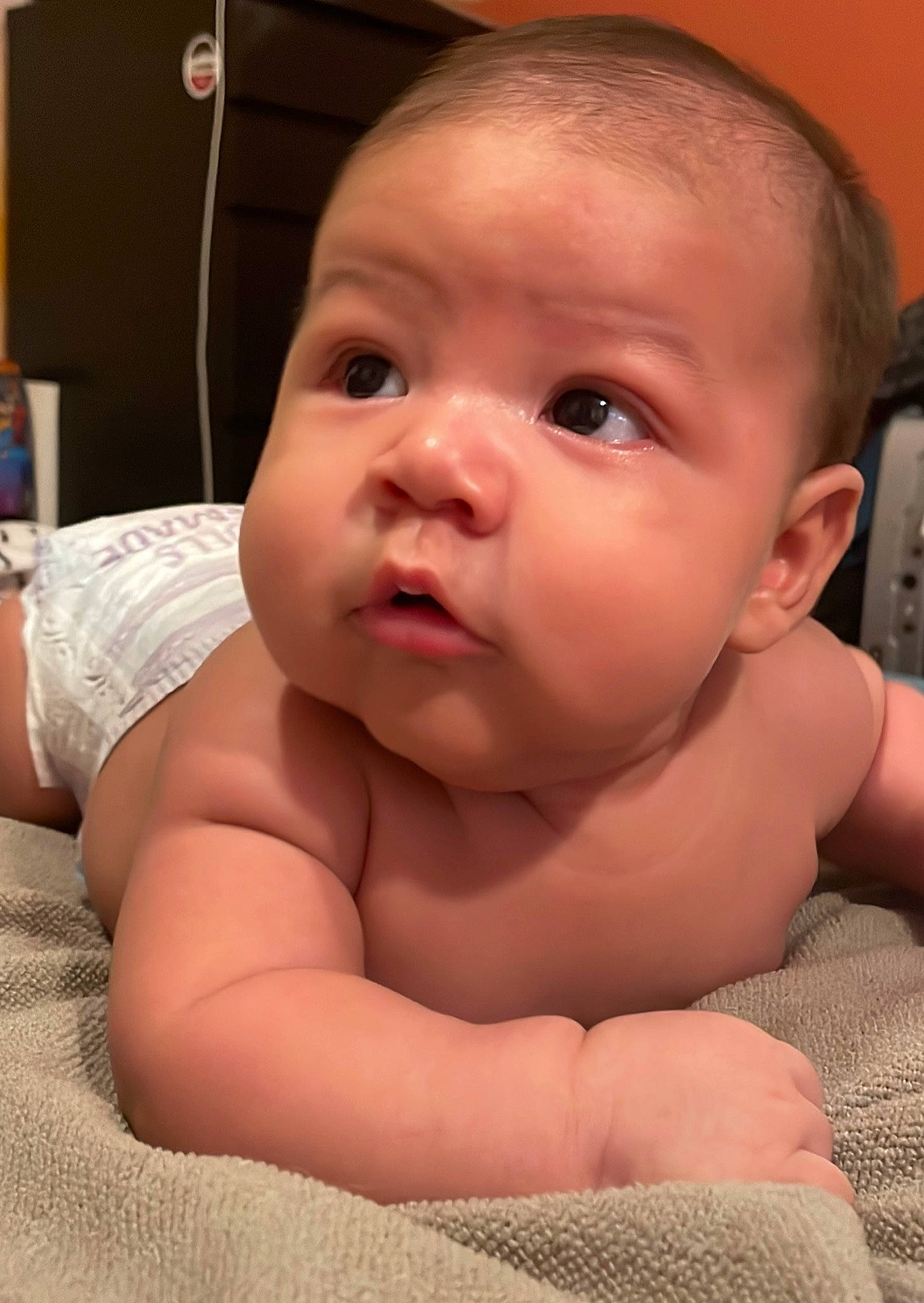 Vicente is registered to the contest to win money with this photo: baby, cheek, chest, chin, ear, eyebrow, eyelash, finger, forehead, gesture, human_body, iris, lip, mouth, muscle, neck, nose, person, skin, stomach