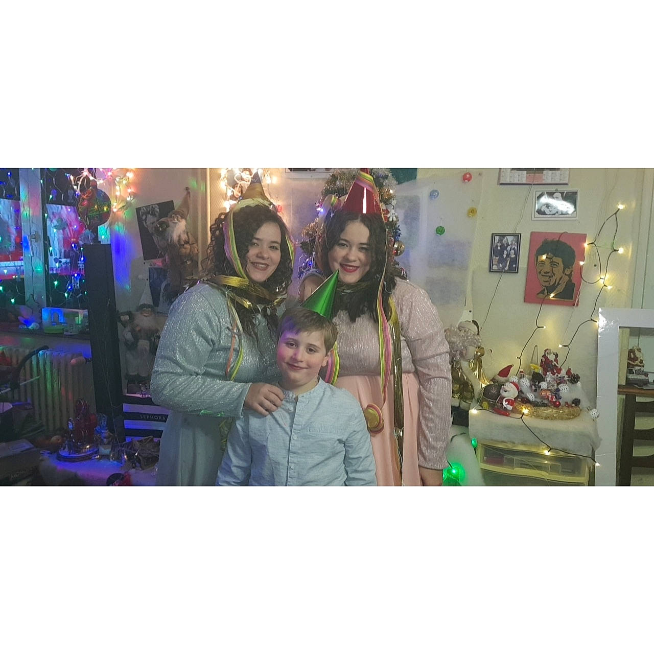 Valentin participe au concours pour gagner de l'argent avec cette photo : child, cool, event, family, fashion_accessory, joy, love, outerwear, person, photography, play, selfie, t_shirt, toddler