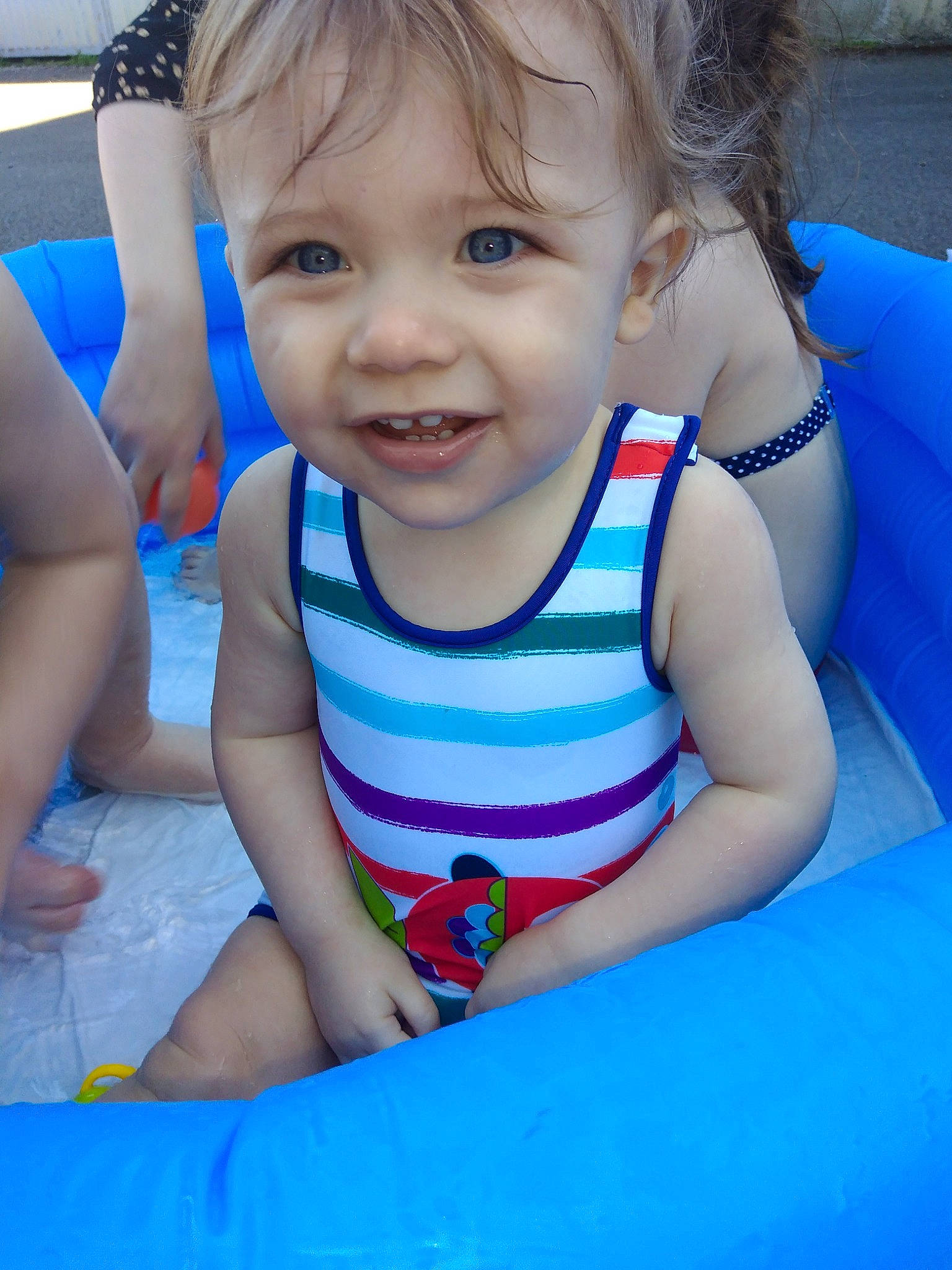 Owen participe au concours pour gagner de l'argent avec cette photo : baby, child, face, fun, games, joy, leisure, person, play, recreation, skin, smile, summer, toddler, vacation