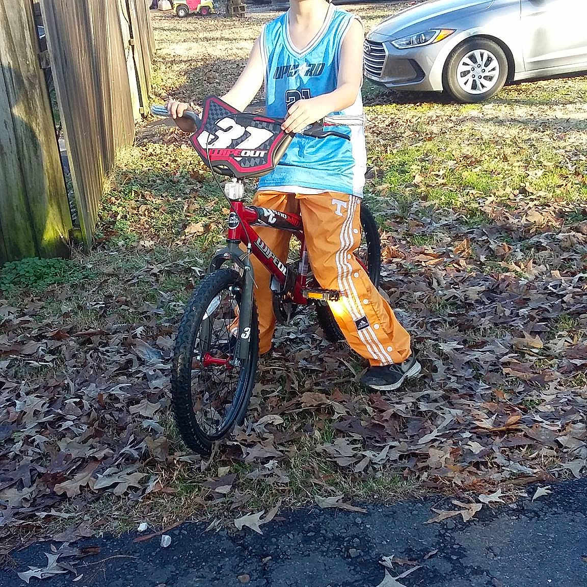 Gene is registered to the contest to win money with this photo: auto_part, automotive_wheel_system, bicycle, bicycle_accessory, bicycle_frame, bicycle_wheel, car, cycling, cyclo_cross, mountain_bike, person, recreation, road_bicycle, sports_equipment, transport, vehicle, wheel