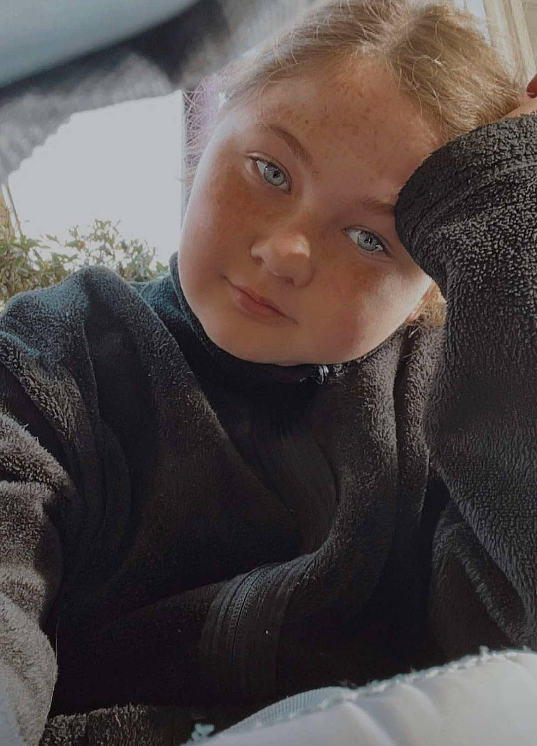 Marianna is registered to the contest to win money with this photo: cheek, comfort, cool, electric_blue, eye, eyebrow, eyelash, fur, happy, jaw, lip, mouth, neck, nose, outerwear, person, selfie, sitting, textile, tints_and_shades