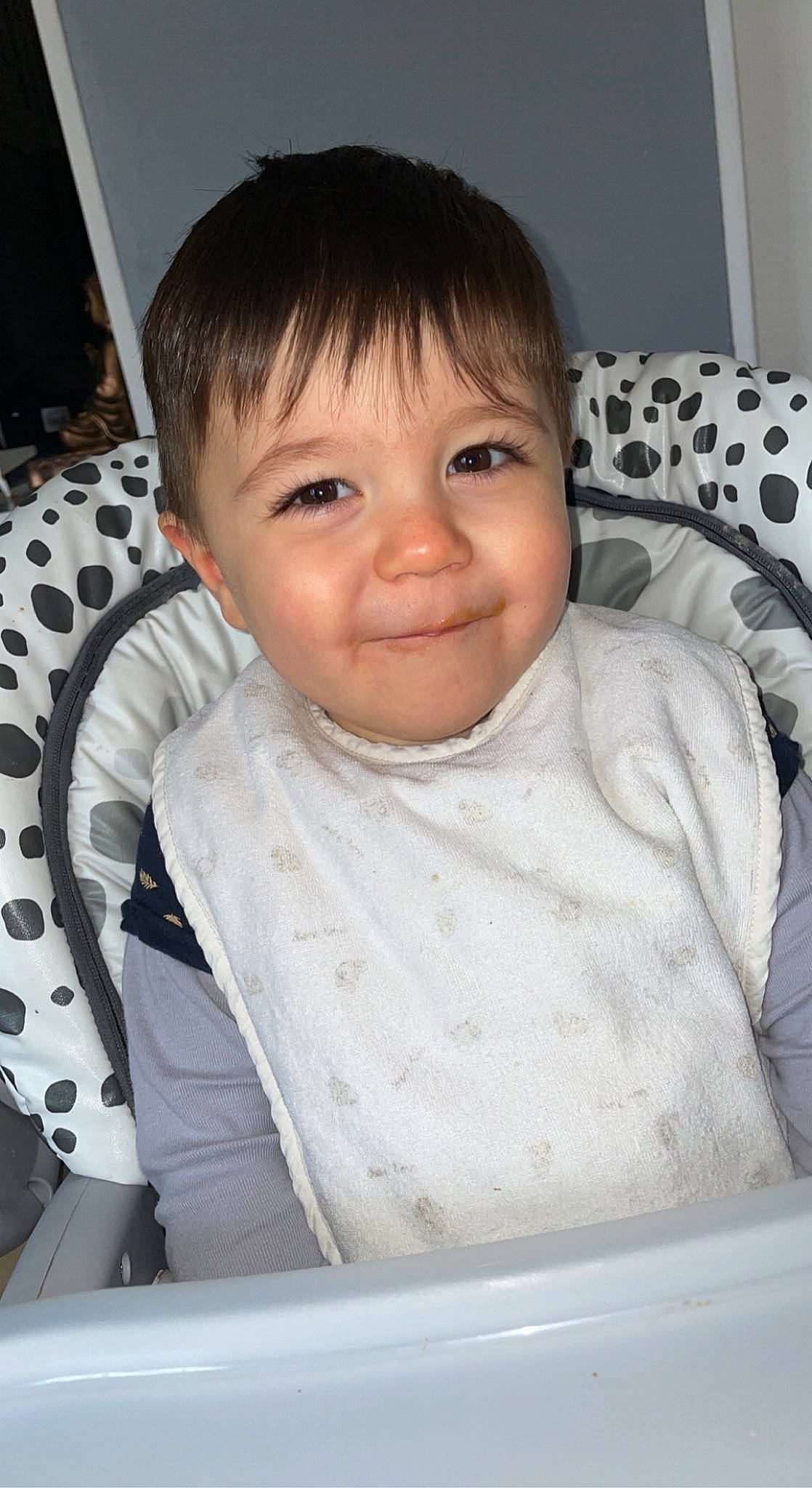 Rayane participe au concours pour gagner de l'argent avec cette photo : baby, baby_toddler_clothing, cheek, child, chin, comfort, eyebrow, eyelash, flooring, forehead, fun, happy, iris, joy, linens, lip, nose, person, skin, sleeve