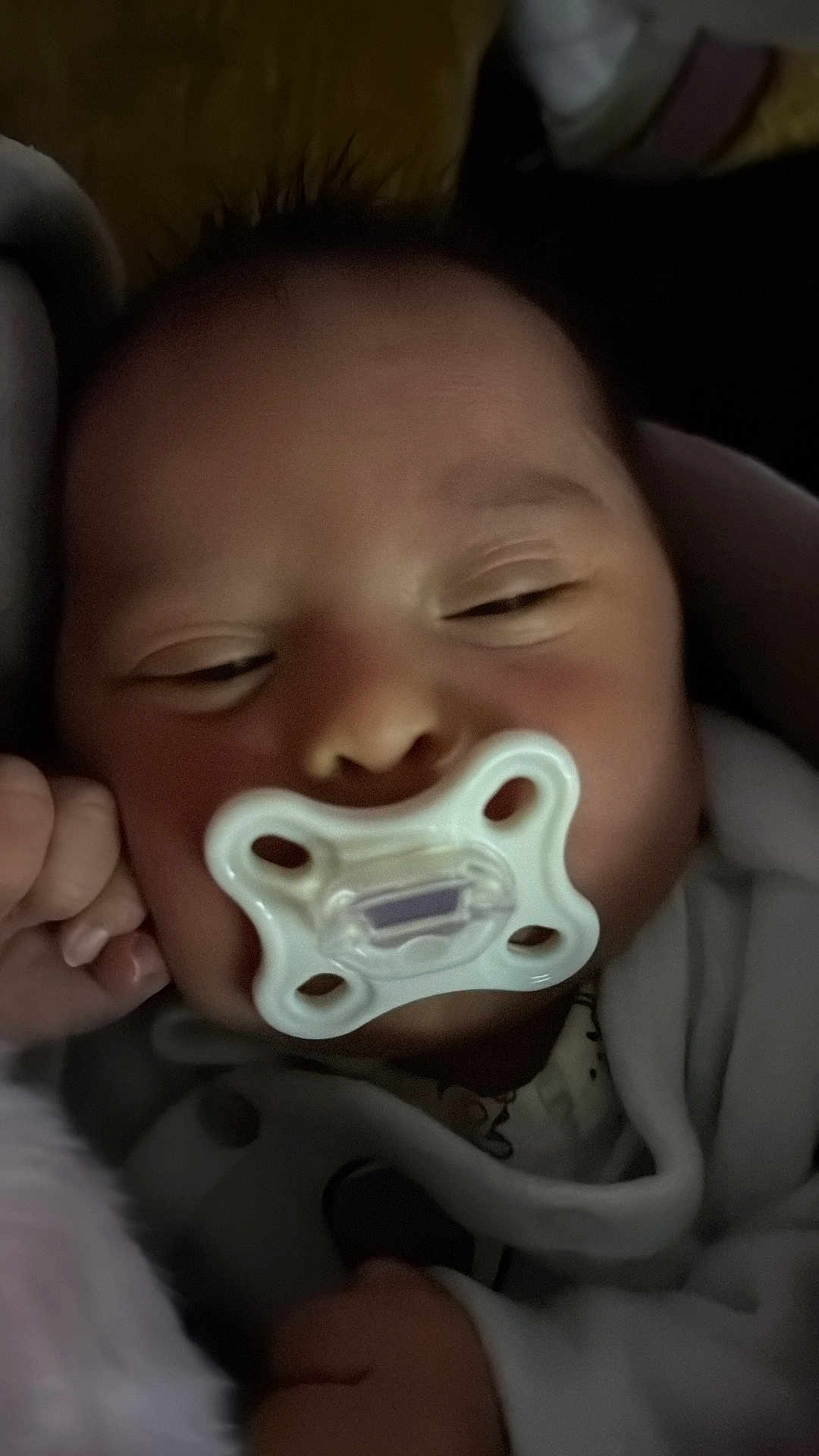 Eden participe au concours pour gagner de l'argent avec cette photo : baby, pacifier, infant, sleepy, blanket, closeup, face, hand, soft_light, indoors, newborn, cute, child, clothing, skin, portrait, resting, cozy, young, peaceful