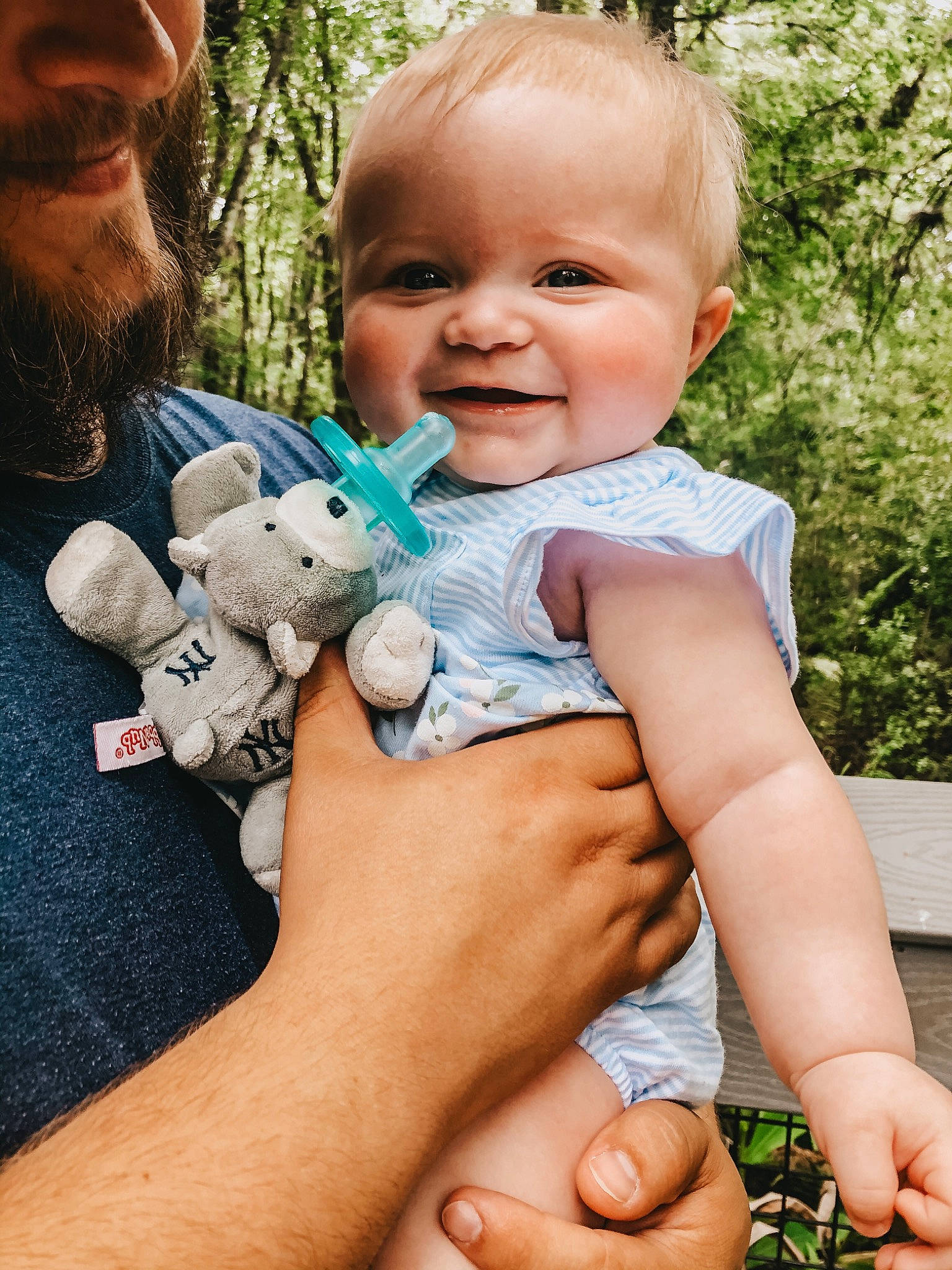 Adyson is registered to the contest to win money with this photo: arm, baby, baby_toddler_clothing, child, facial_expression, finger, gesture, grass, green, hand, happy, iris, joy, leaf, people_in_nature, person, photograph, skin, smile, summer