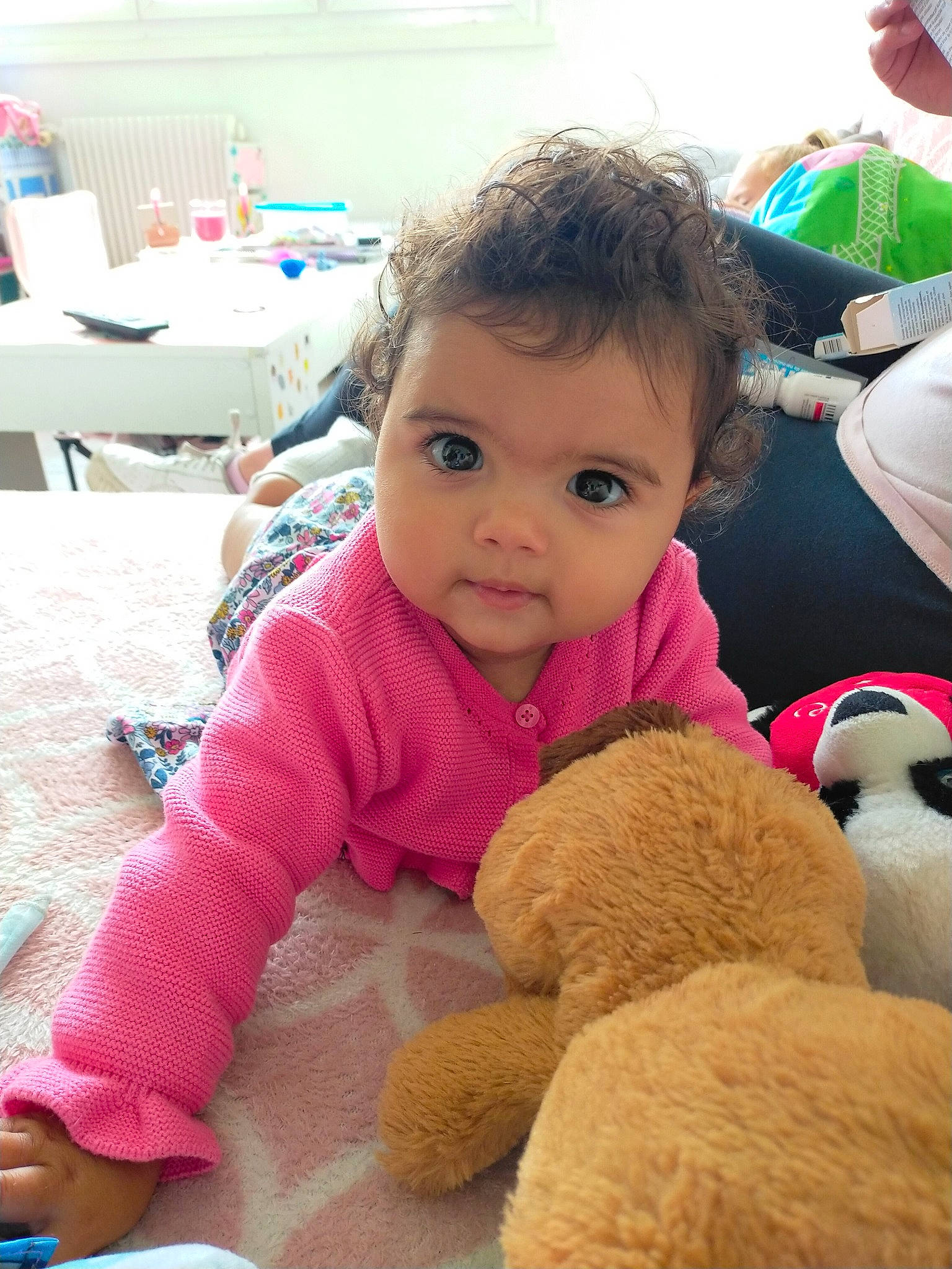 Jaynayah participe au concours pour gagner de l'argent avec cette photo : baby, baby_toddler_clothing, cheek, child, comfort, flooring, fun, happy, leisure, nose, person, photograph, plush, product, skin, stuffed_toy, teddy_bear, textile, toddler, toy