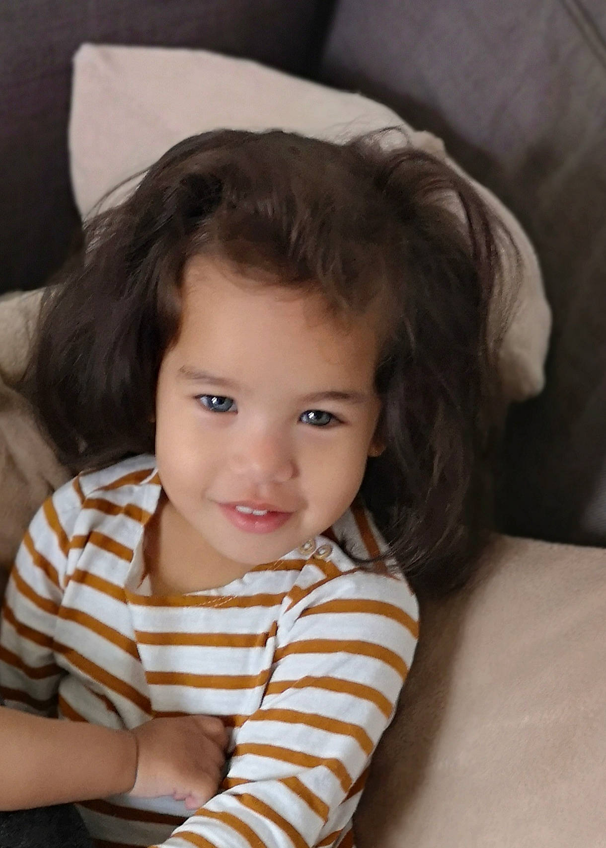 Mélody participe au concours pour gagner de l'argent avec cette photo : cheek, chin, comfort, eye, eyebrow, eyelash, flash_photography, forehead, hair, hairstyle, happy, head, iris, joy, lip, mouth, neck, nose, person, skin