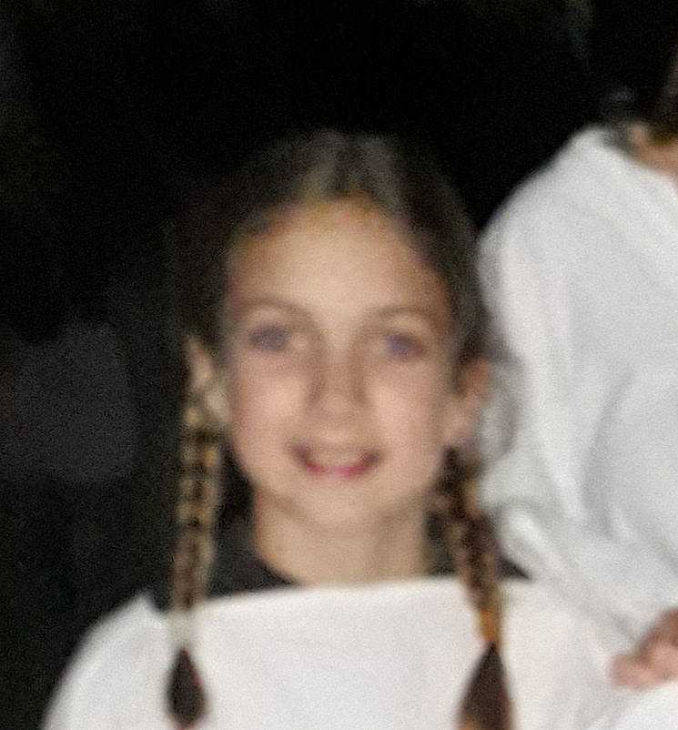 Louise a rejoint le concours — aidez-le/la à gagner de superbes lots ! beauty, black_hair, eyebrow, face, forehead, hair, hairstyle, head, jaw, joy, lady, lip, long_hair, nose, person, smile