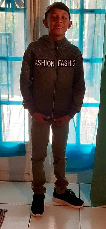 Leon-raphael participe au concours pour gagner de l'argent avec cette photo : beard, blue, cool, denim, electric_blue, facial_hair, fur_clothing, jacket, joint, joy, knee, leather_jacket, mannequin, outerwear, person, shoulder, sleeve, sportswear, street_fashion, t_shirt