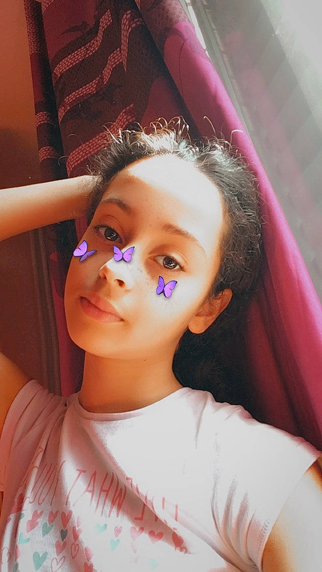 Ritej participe au concours pour gagner de l'argent avec cette photo : eyebrow, eyelash, lip, makeover, nose, person, pink, playground