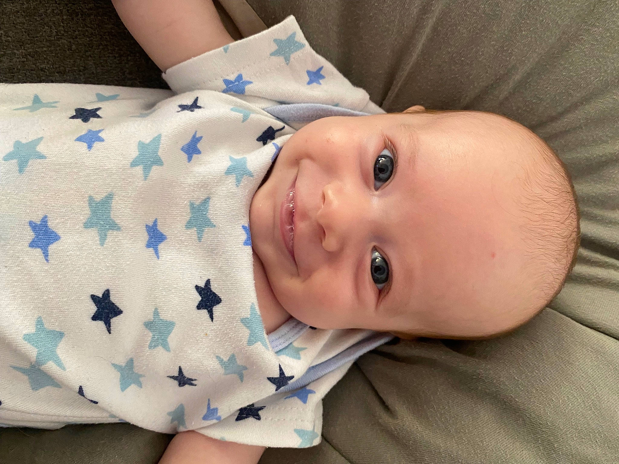 Noa participe au concours pour gagner de l'argent avec cette photo : arm, baby, baby_products, baby_sleeping, baby_toddler_clothing, child, close_up, comfort, electric_blue, finger, hand, happy, hat, joy, linens, lip, nose, pattern, person, skin