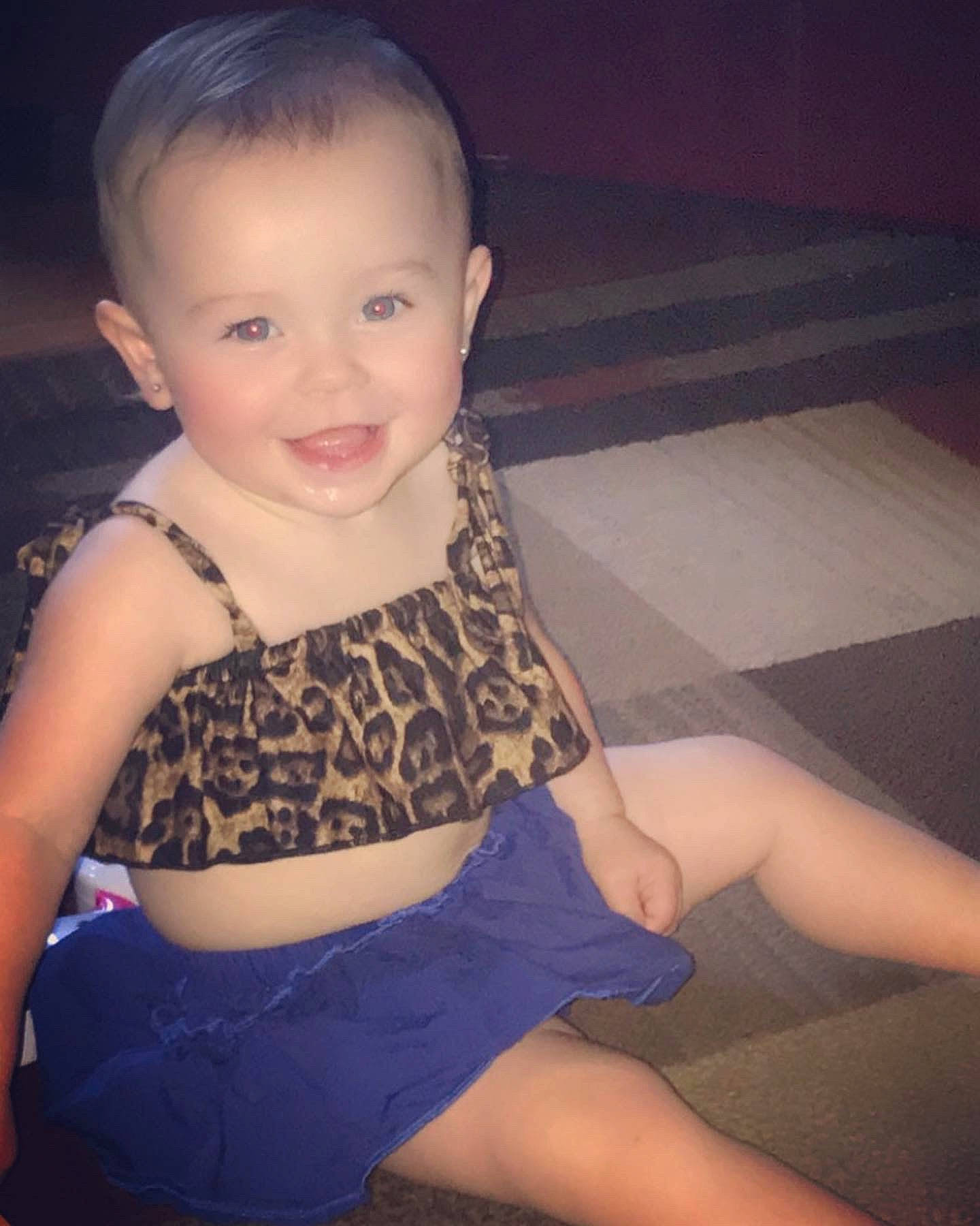 Paityn is registered to the contest to win money with this photo: abdomen, baby, baby_toddler_clothing, chest, electric_blue, finger, flash_photography, happy, iris, joy, knee, leg, neck, pattern, person, skin, sleeve, smile, thigh, toddler