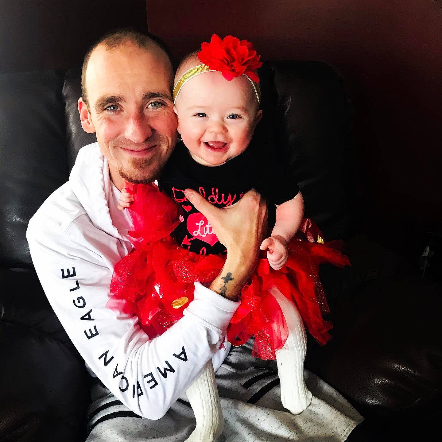 Paityn is registered to the contest to win money with this photo: arm, baby, baby_toddler_clothing, child, cool, event, flash_photography, formal_wear, friendship, gesture, hand, happy, headband, headpiece, interaction, iris, jewellery, joy, person, pink