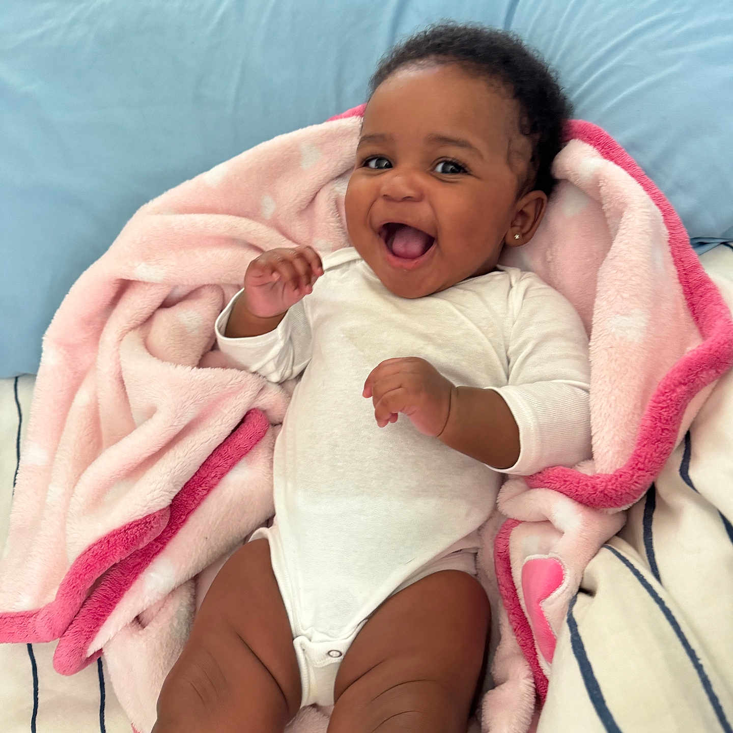 Annabella joined the competition — help win amazing prizes! baby, babylaughing, blanket, bodypart, couch, face, finger, furniture, hand, happy, head, homedecor, laughing, newborn, person, photography, portrait, quilt, smile, towel