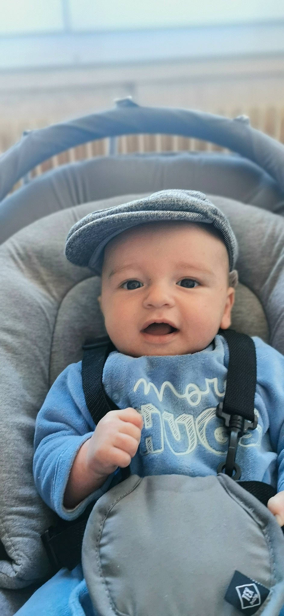 Ayden a rejoint le concours — aidez-le/la à gagner de superbes lots ! azure, baby, baby_toddler_clothing, cheek, child, comfort, eye, eyebrow, happy, hat, headgear, headwear, iris, lip, outerwear, person, product, skin, sleeve, smile