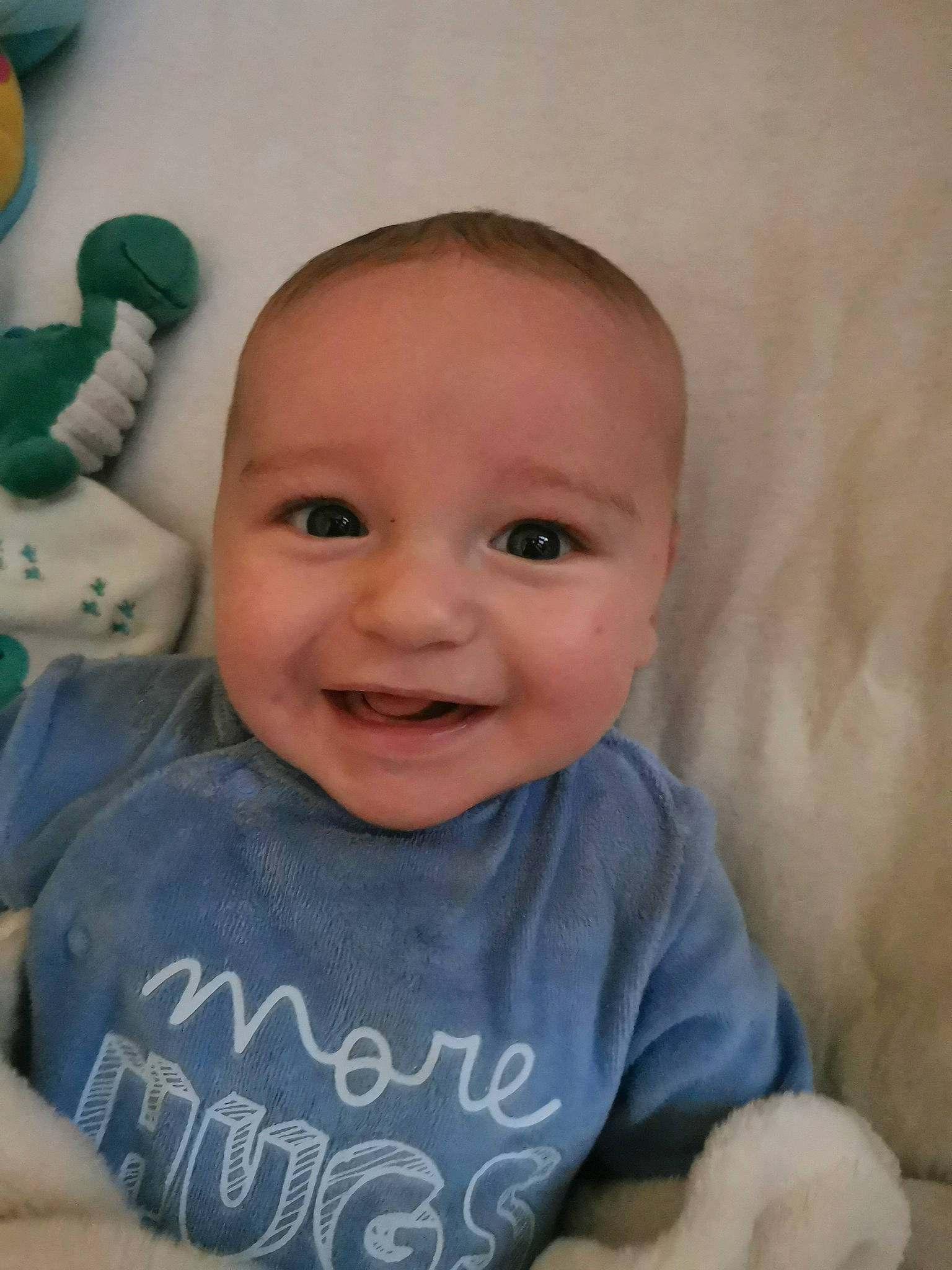 Ayden a rejoint le concours — aidez-le/la à gagner de superbes lots ! arm, baby, baby_toddler_clothing, cheek, chin, comfort, eye, finger, gesture, happy, head, iris, joy, lip, mouth, nose, person, skin, sleeve, smile