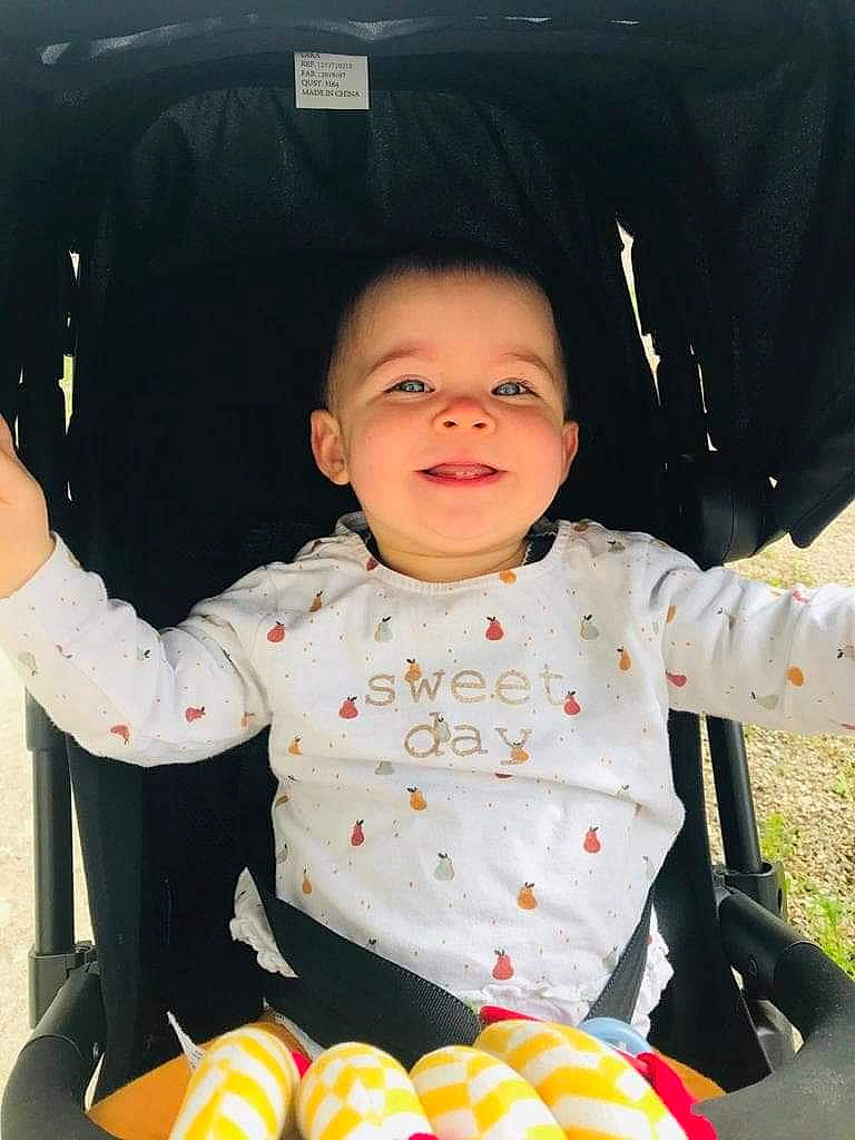 Luciana participe au concours pour gagner de l'argent avec cette photo : baby, cheek, child, joy, person, smile, toddler