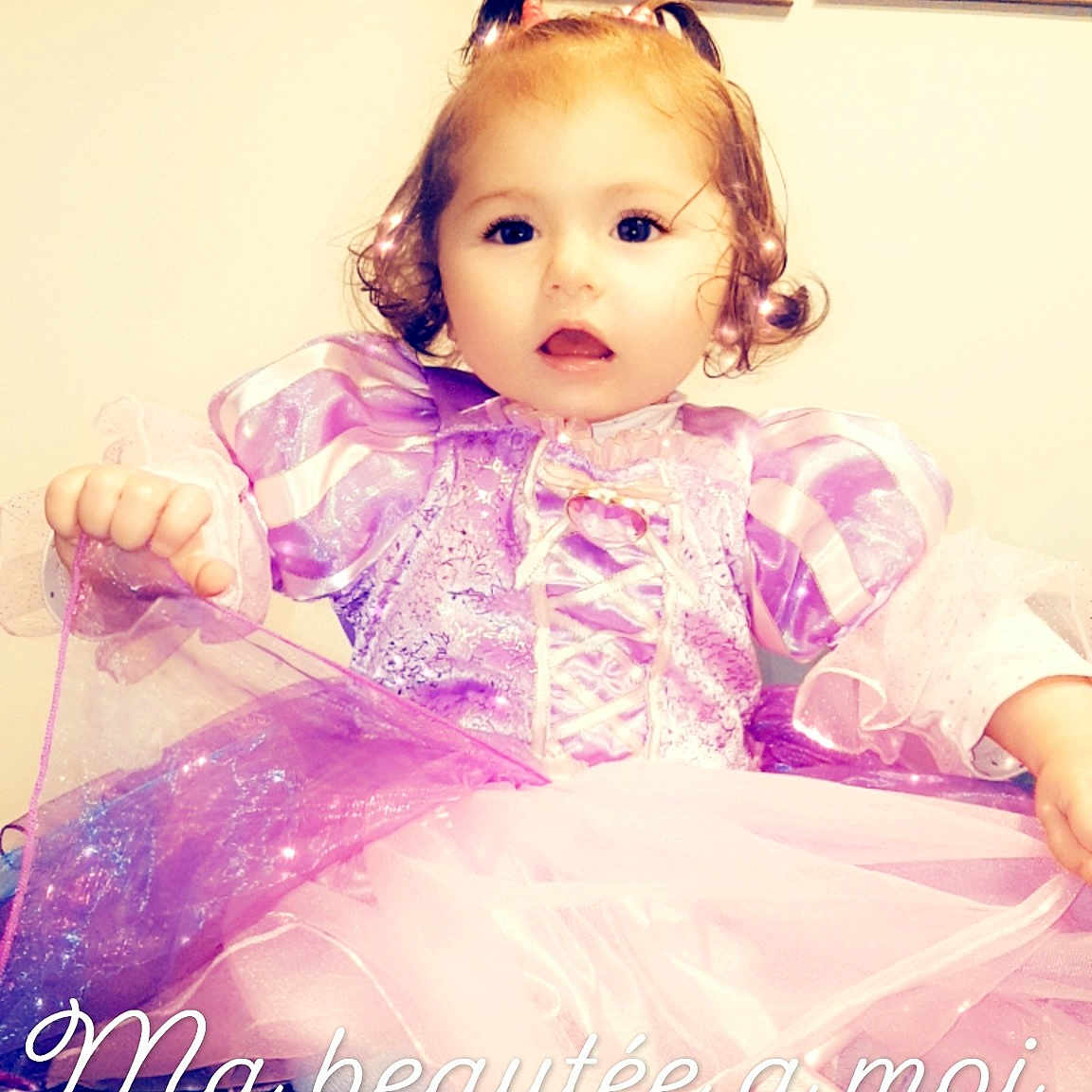 Lynaelle participe au concours pour gagner de l'argent avec cette photo : beauty, child, child_model, day, eye, fun, girl, hair_accessory, happiness, human_hair_color, infant, iris, person, pink, product, purple, skin, smile, textile, toddler