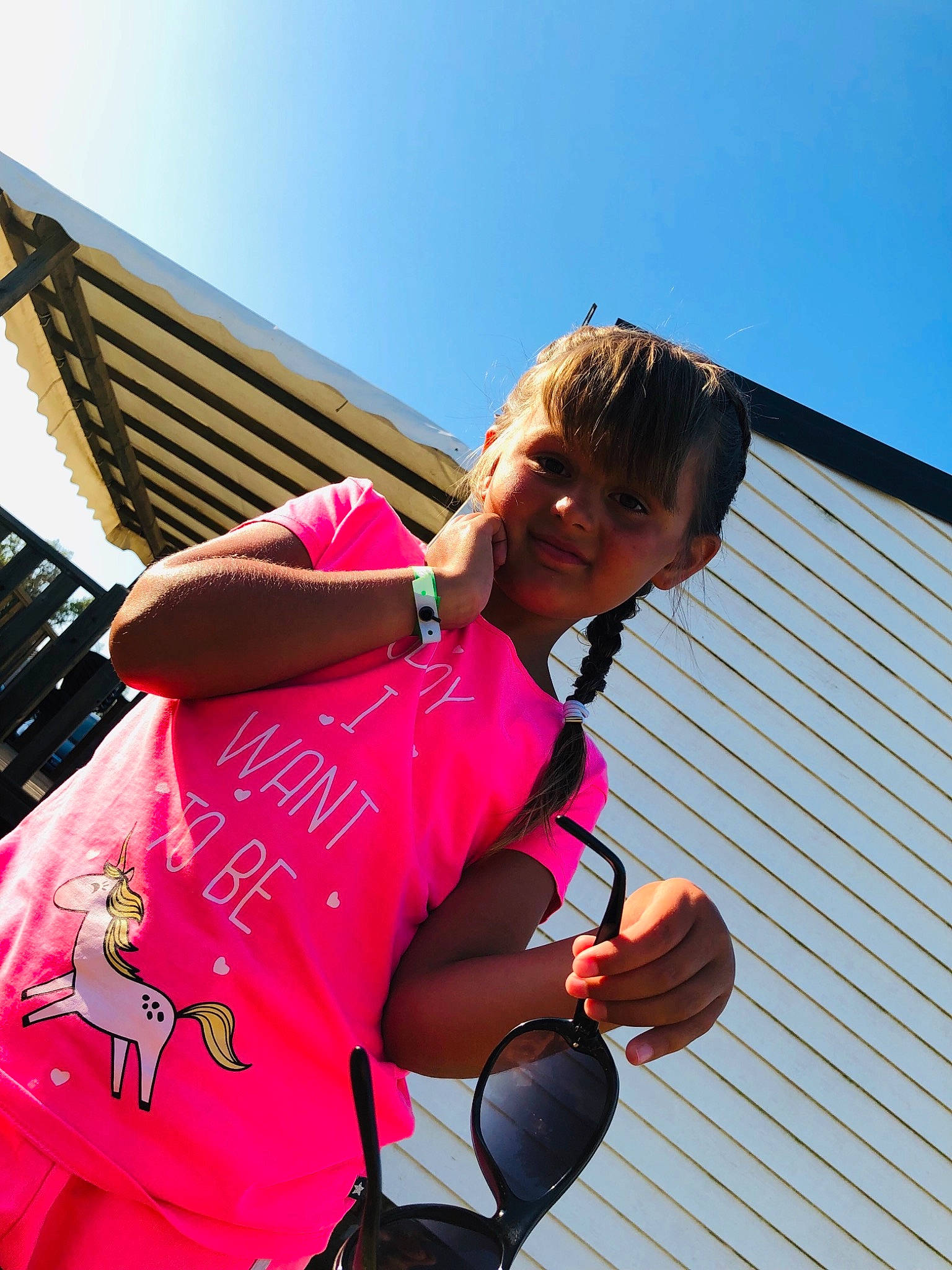 Noëlie a rejoint le concours — aidez-le/la à gagner de superbes lots ! child, cool, fun, happy, leisure, magenta, person, photography, pink, style, summer, tourism, vacation