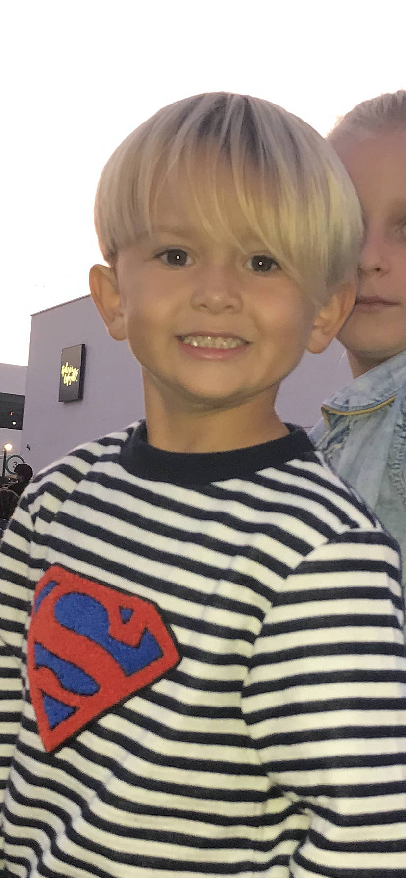 Days a rejoint le concours — aidez-le/la à gagner de superbes lots ! bangs, cheek, child, chin, cool, eyelash, face, forehead, hairstyle, happy, head, joy, neck, nose, organ, people, person, shoulder, sleeve, smile