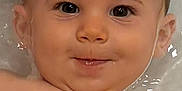 Andrea participe au concours pour gagner de l'argent avec cette photo : baby, child, bath, water, smile, face, skin, head, eyes, ears, mouth, chest, wet, cute, infant, person, portrait, happy, young, relaxing