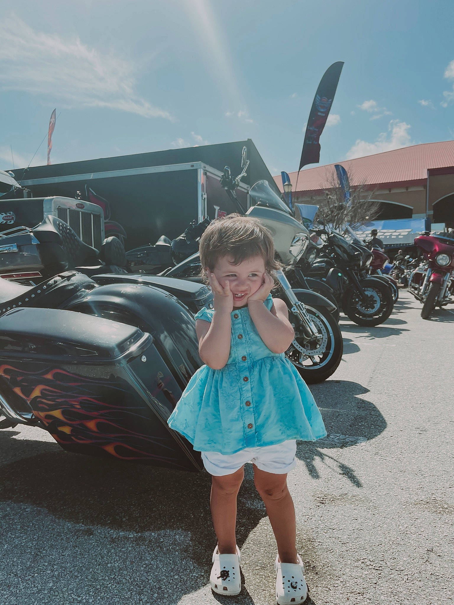 Emmy is registered to the contest to win money with this photo: auto_part, automotive_design, automotive_exterior, automotive_tire, automotive_wheel_system, bumper, car, cloud, electric_blue, fun, hood, motor_vehicle, parking, person, personal_luxury_car, recreation, rim, sky, snapshot, vehicle_door