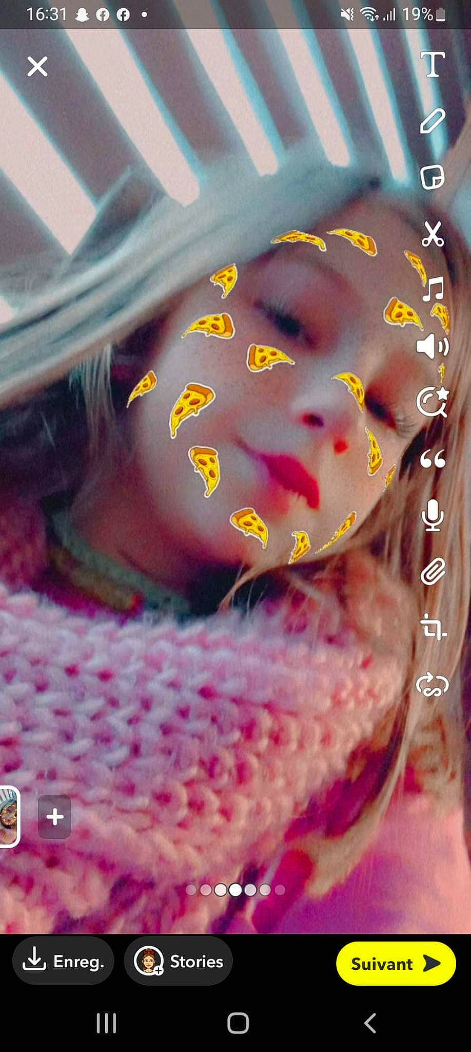 Ylanna participe au concours pour gagner de l'argent avec cette photo : abdomen, black_hair, chin, close_up, eyelash, fashion_accessory, flesh, fur, happy, human_leg, jewellery, lip, macro_photography, magenta, neck, pattern, peach, person, pink, skin