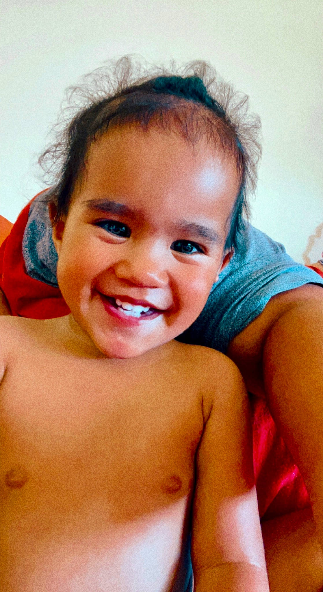 Nauhei a rejoint le concours — aidez-le/la à gagner de superbes lots ! arm, cheek, chin, eye, eyebrow, eyelash, facial_expression, forehead, hair, hairstyle, human_body, joint, joy, lip, mouth, muscle, neck, nose, person, shoulder