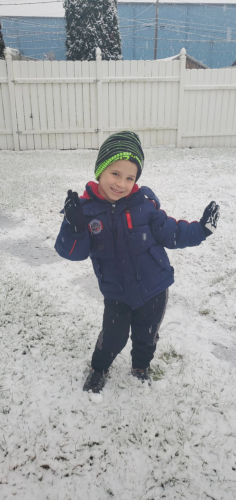 Benjamin is registered to the contest to win money with this photo: blizzard, child, freezing, fun, headwear, jacket, joy, outerwear, person, play, playing_in_the_snow, smile, snow, toddler, winter, winter_storm