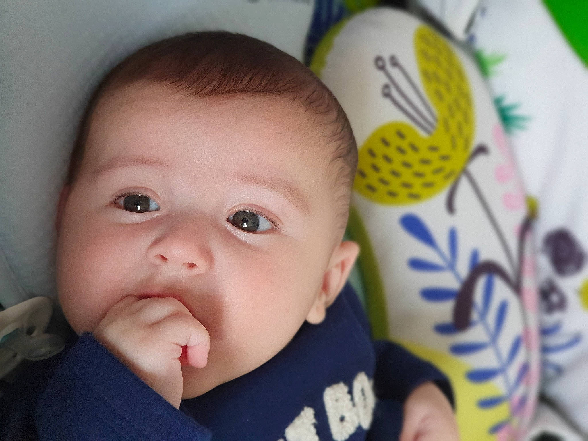 Eyden a rejoint le concours — aidez-le/la à gagner de superbes lots ! baby, baby_products, baby_toddler_clothing, bib, cheek, child, drinkware, ear, eyelash, facial_expression, finger, fun, happy, iris, lip, mouth, nose, person, skin, sleeve