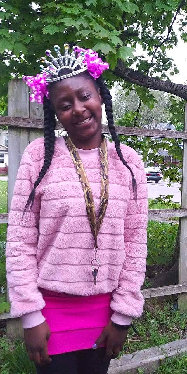 Kearya is registered to the contest to win money with this photo: botany, flower, grass, happy, headgear, headpiece, headwear, jewellery, joy, leaf, magenta, person, pink, plant, purple, sleeve, smile, street_fashion, tree, trunk