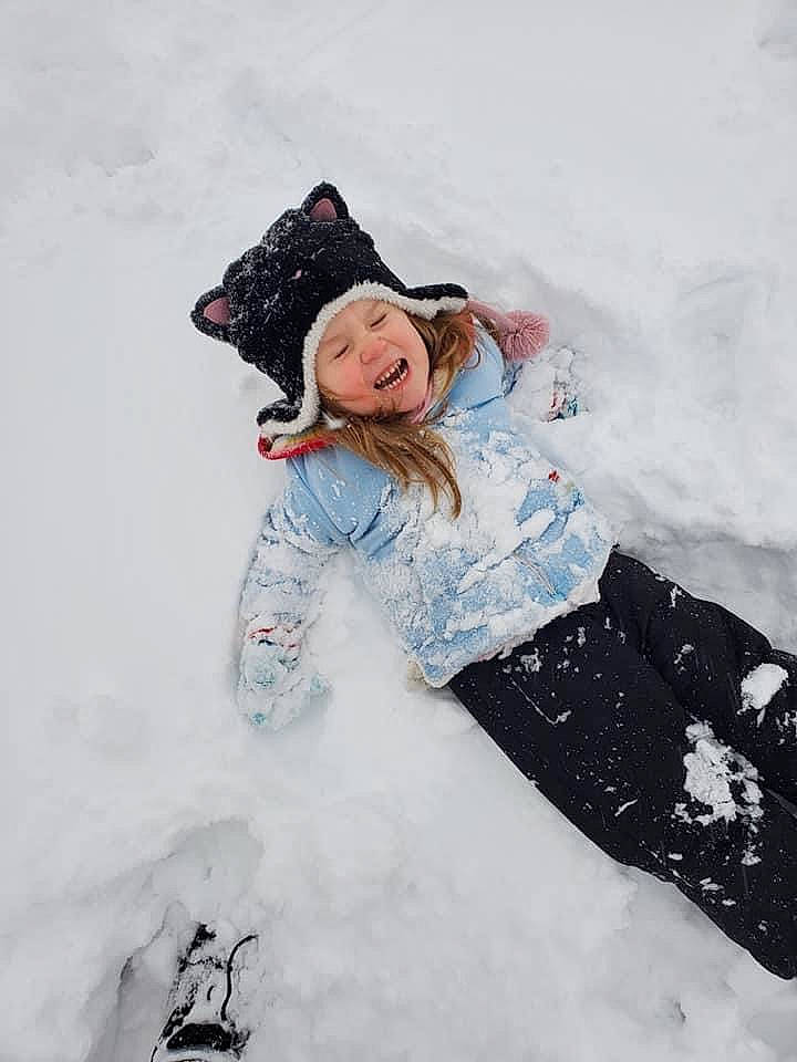 Leda is registered to the contest to win money with this photo: black_hair, fashion_design, flash_photography, freezing, fun, fur, glove, happy, hat, headgear, headwear, jacket, people_in_nature, person, playing_in_the_snow, recreation, shoe, sitting, smile, snow